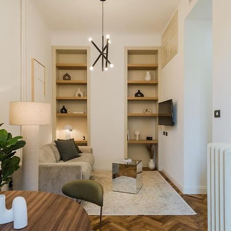 Casa Unica Milano - Elegant Apartment With Balcony - Centrale 1 Bagian luar foto