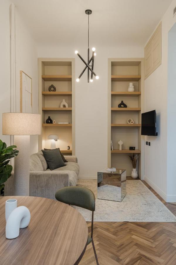 Casa Unica Milano - Elegant Apartment With Balcony - Centrale 1 Bagian luar foto