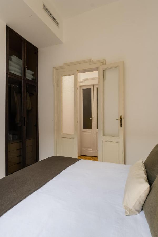 Casa Unica Milano - Elegant Apartment With Balcony - Centrale 1 Bagian luar foto