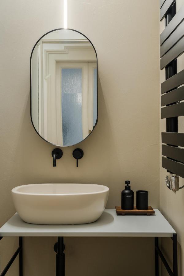 Casa Unica Milano - Elegant Apartment With Balcony - Centrale 1 Bagian luar foto