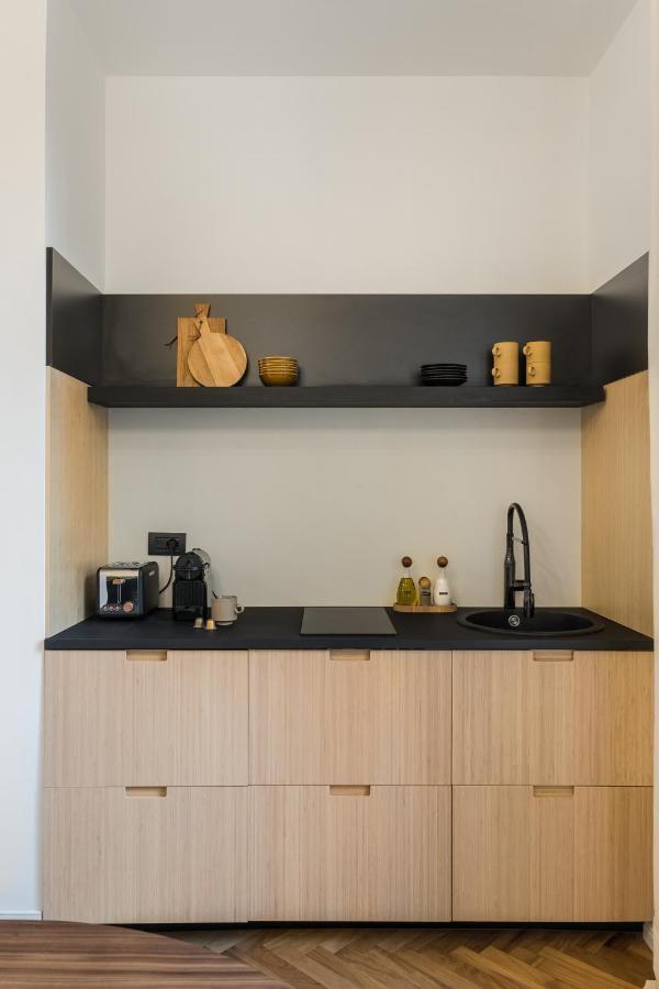 Casa Unica Milano - Elegant Apartment With Balcony - Centrale 1 Bagian luar foto